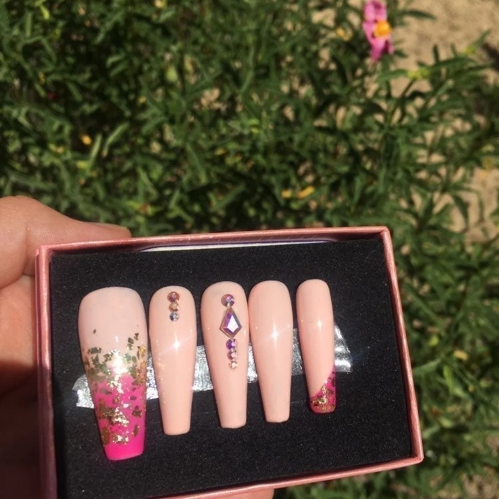 Press On Nails - image 1